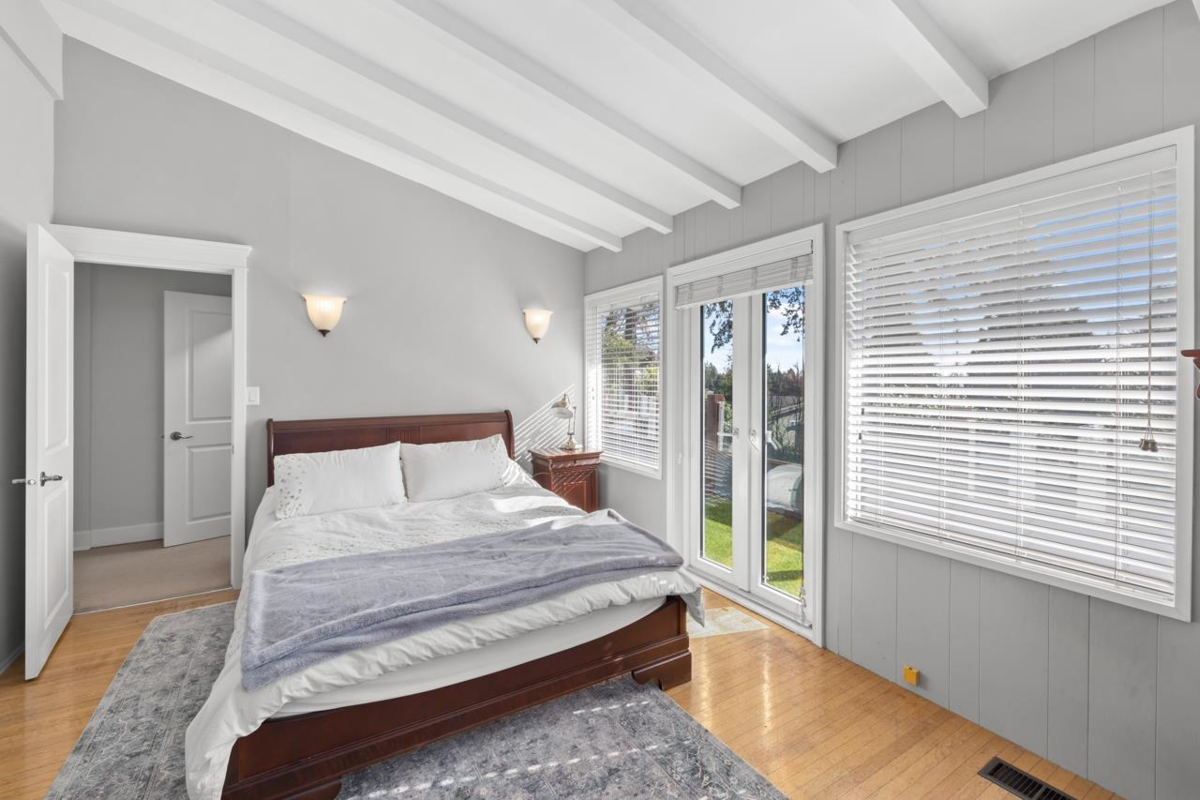 Outdoor Deck Photo of 145 E Kensington Road, North Vancouver, BC