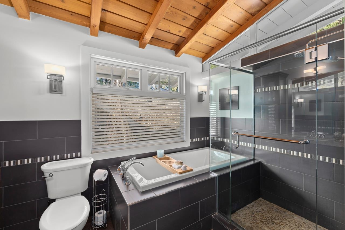 Outdoor Patio Photo of 145 E Kensington Road, North Vancouver, BC