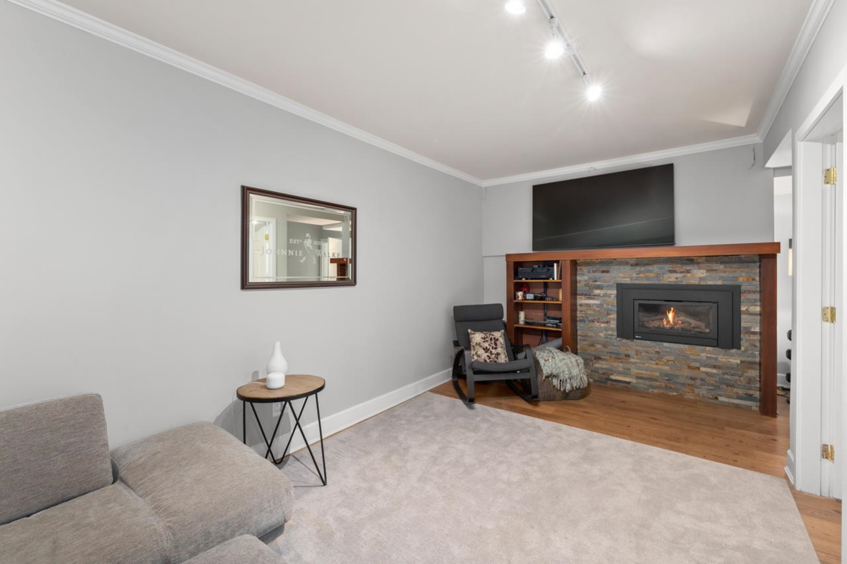 Swimming Pool Photo of 145 E Kensington Road, North Vancouver, BC