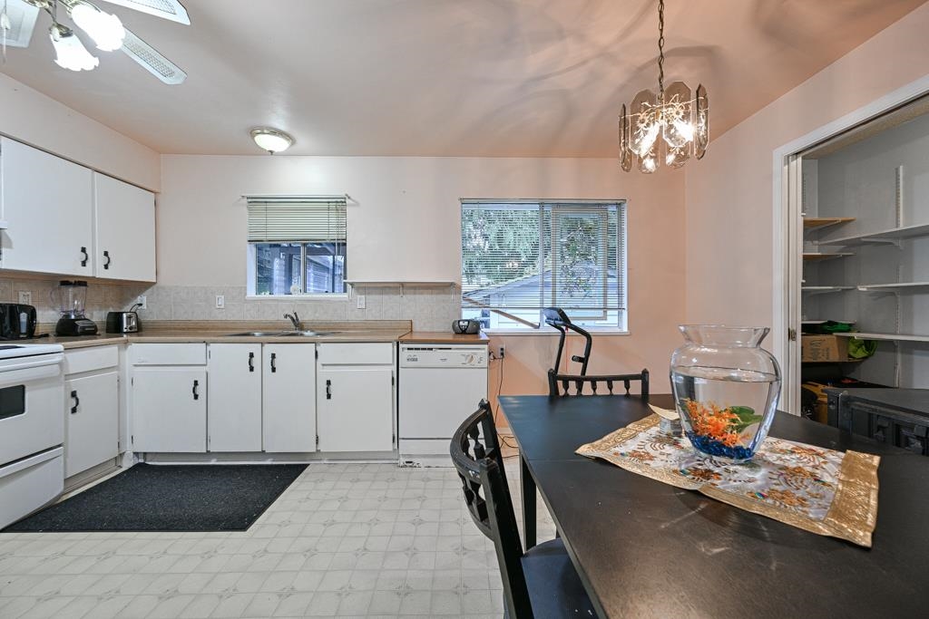 Breakfast Nook Photo of 7016 141 Street, Surrey, BC