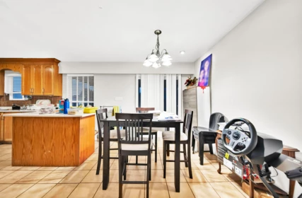 Kitchen Island Photo of 14539 Chartwell Drive, Surrey, BC