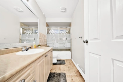 Walk-In Closet Photo of 14539 Chartwell Drive, Surrey, BC