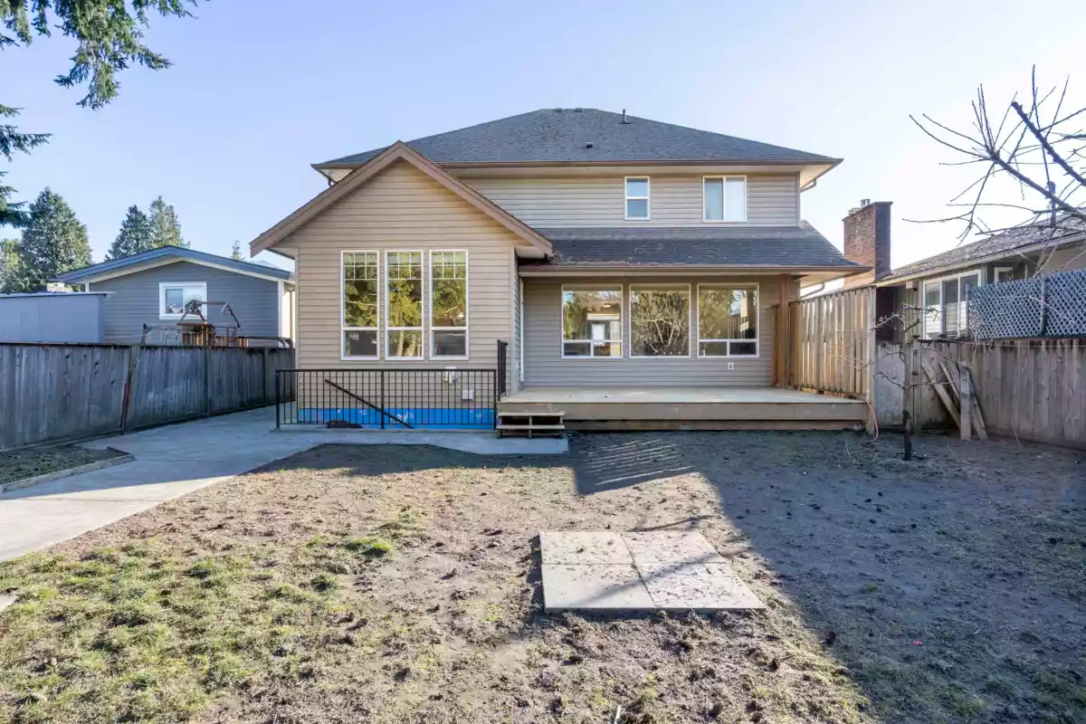 Living Room Photo of 46075 Stevenson Road, Chilliwack, BC