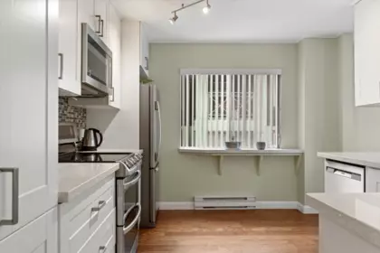 Walk-In Closet Photo of 303 45765 Spadina Avenue, Chilliwack, BC