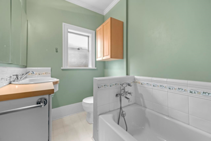 Primary Bathroom Photo of 4278 W 12th Avenue, Vancouver, BC