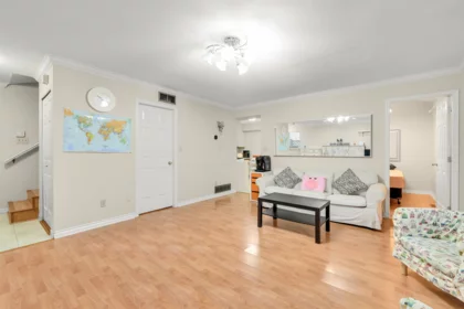 819 W 70th Avenue, Vancouver, BC, Gibsons & Area — 3 bed half duplex for sale