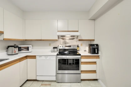 Kitchen Photo of 819 W 70th Avenue, Vancouver, BC