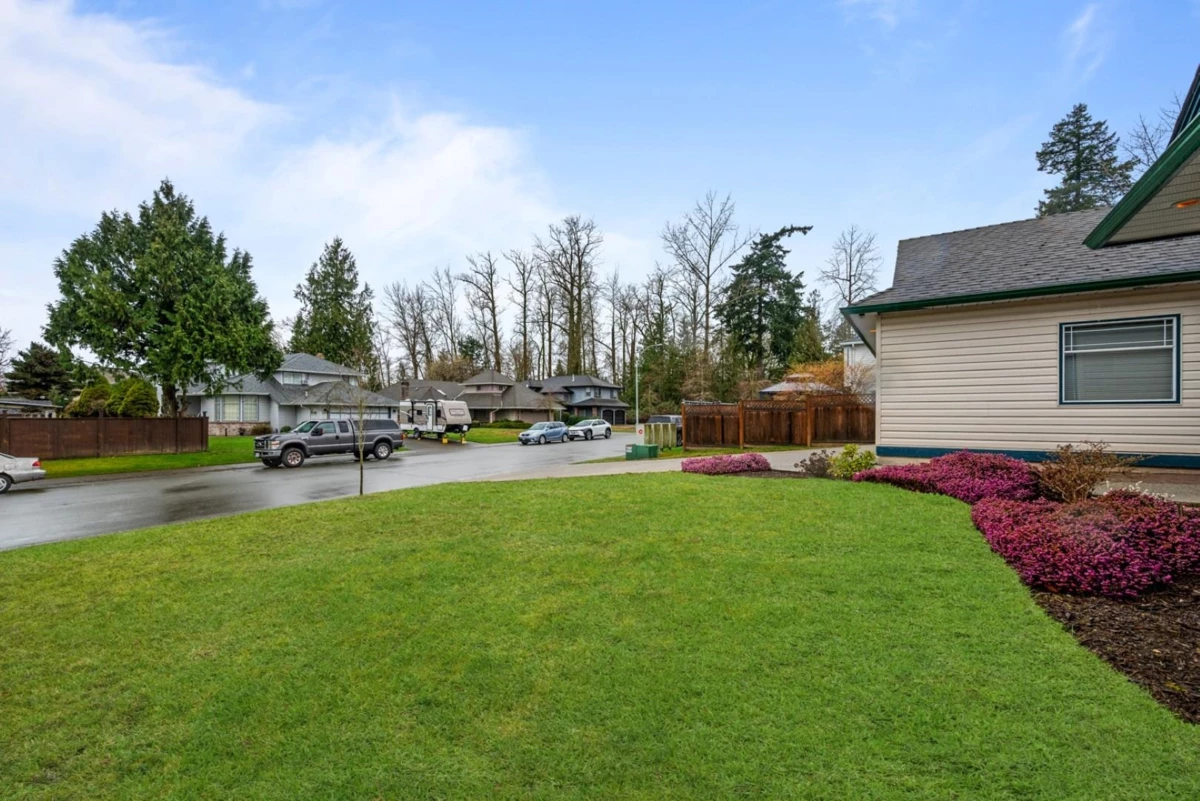Family Room Photo of 18775 59 Avenue, Surrey, BC