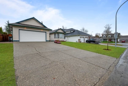 18775 59 Avenue, Surrey, BC, Surrey — Single Family Residence for sale