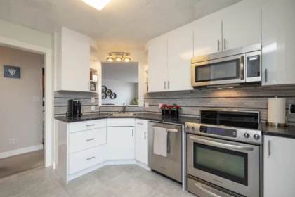 Kitchen Island Photo of 602 45765 Spadina Avenue, Chilliwack, BC