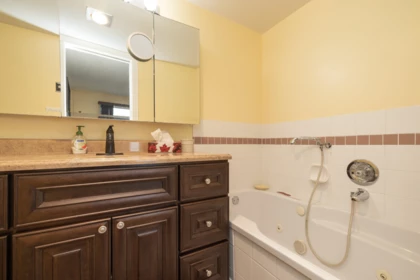 Powder Room Photo of 602 45765 Spadina Avenue, Chilliwack, BC