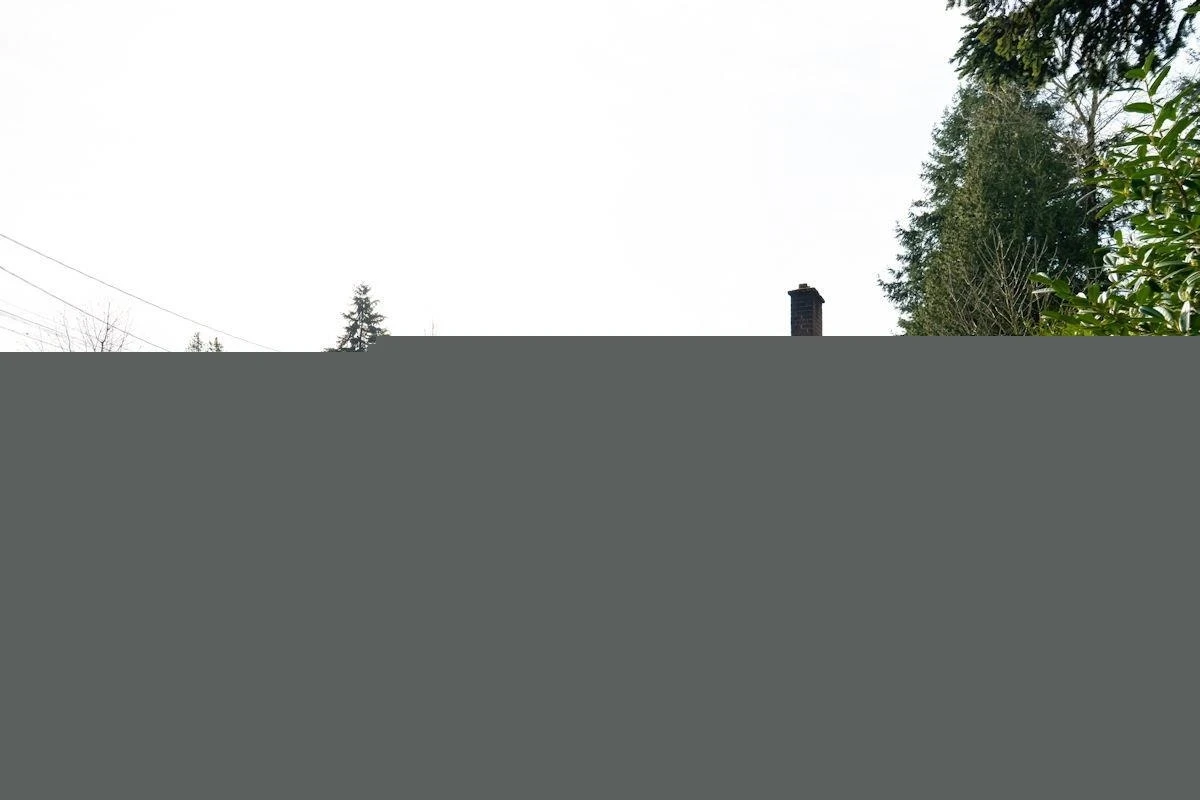 Family Room Photo of 12380 96 Avenue, Surrey, BC