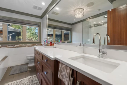 Mudroom Photo of 29852 Maclure Road, Abbotsford, BC