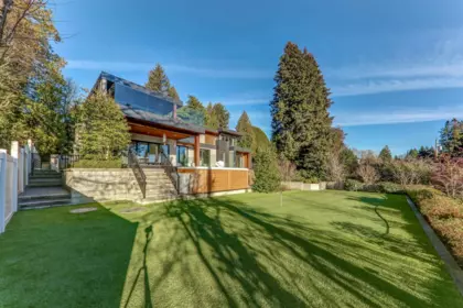 Hot Tub / Spa Photo of 1497 Queens Avenue, West Vancouver, BC