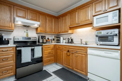 Primary Bathroom Photo of 303 15338 18 Avenue, Surrey, BC