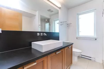 Powder Room Photo of 5 230 Salter Street, New Westminster, BC