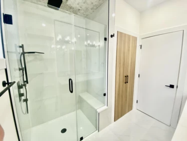 Hallway Photo of 15911 88 Avenue, Surrey, BC