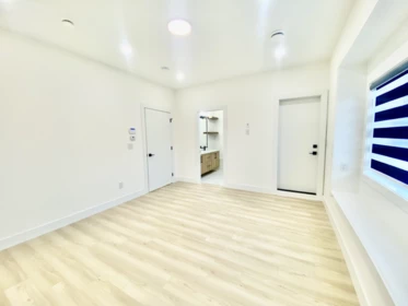 Mudroom Photo of 15911 88 Avenue, Surrey, BC
