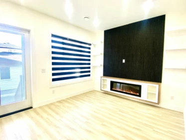 Powder Room Photo of 15911 88 Avenue, Surrey, BC