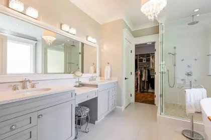 Entry Foyer Photo of 12579 26 Avenue, Surrey, BC