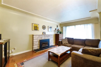 3713 Kincaid Street, Burnaby, BC, Burnaby — Single Family Residence for sale