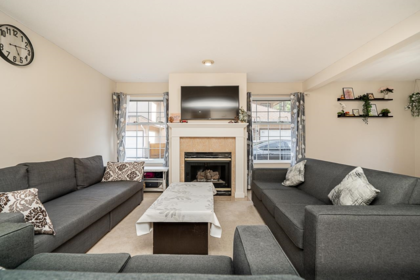 Kitchen Photo of 128 14861 98 Avenue, Surrey, BC