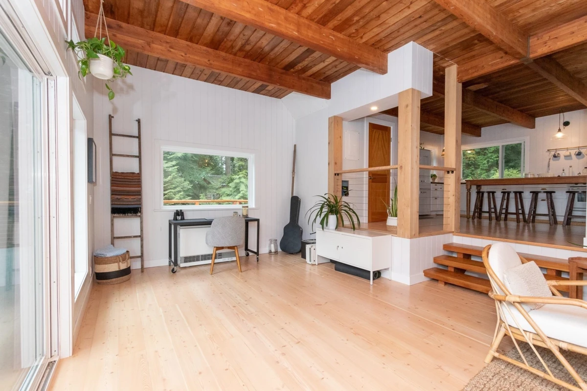 Family Room Photo of 2937 Panorama Drive, North Vancouver, BC