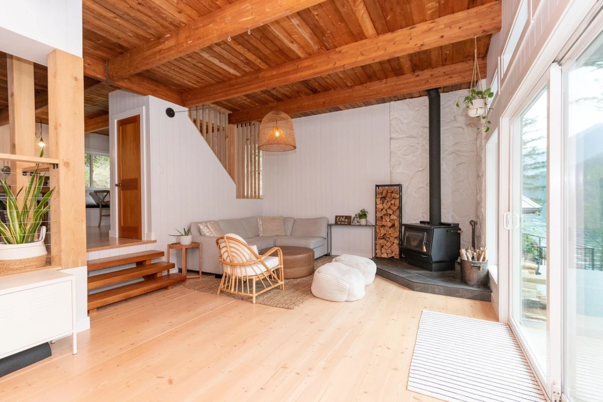 Living Room Photo of 2937 Panorama Drive, North Vancouver, BC