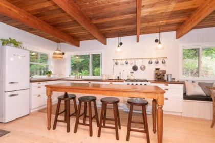 Breakfast Nook Photo of 2937 Panorama Drive, North Vancouver, BC