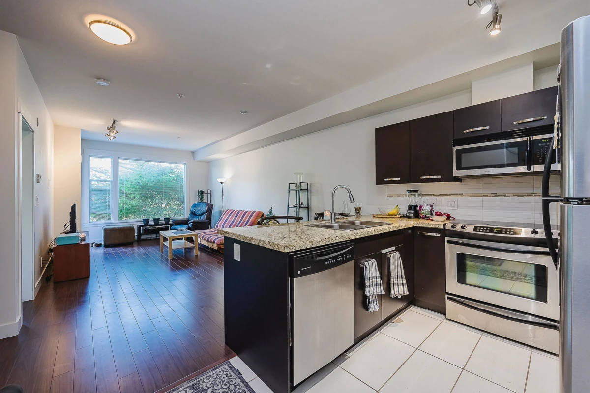 Dining Area Photo of 220 33539 Holland Avenue, Abbotsford, BC