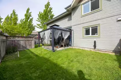 Guest Bathroom Photo of 32 22977 116 Avenue, Maple Ridge, BC