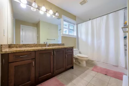 Primary Bathroom Photo of 32 22977 116 Avenue, Maple Ridge, BC