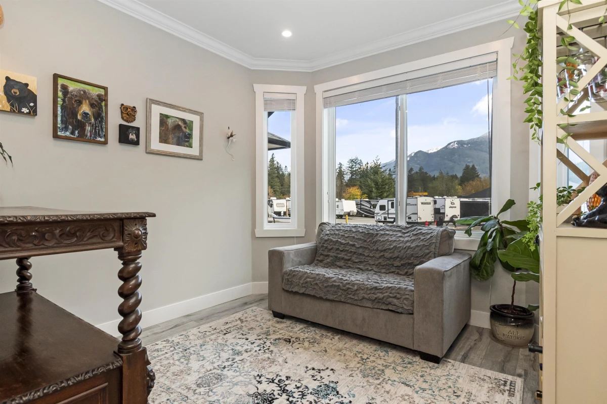 Living Room Photo of 3 20118 Beacon Road, Hope, BC