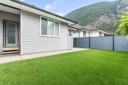 Garden / Landscaping Photo of 3 20118 Beacon Road, Hope, BC