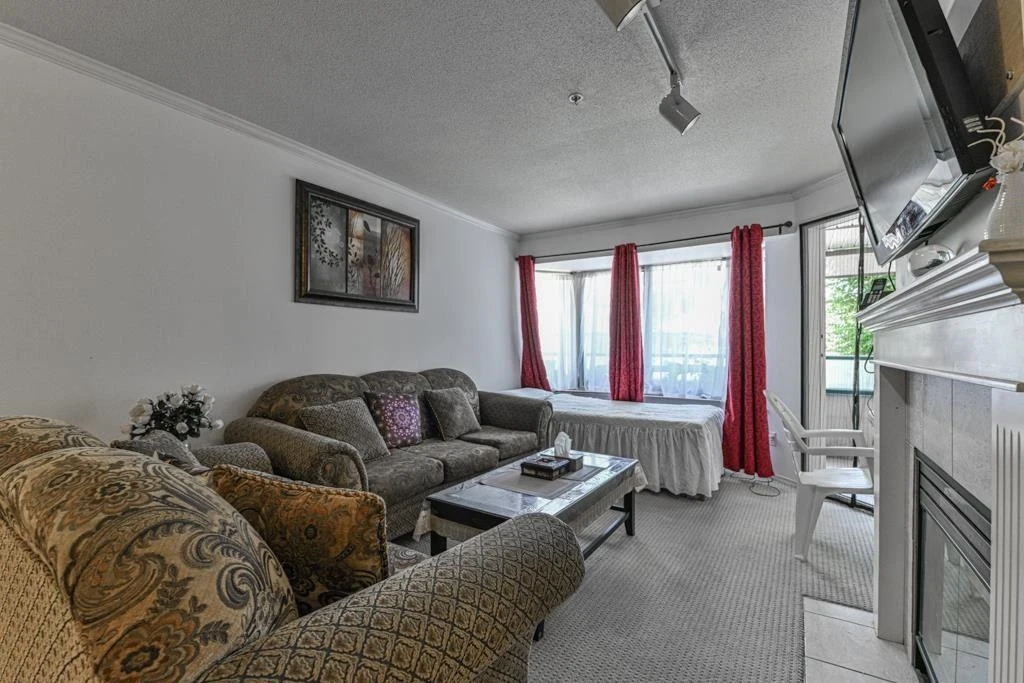 Dining Area Photo of 208 2960 Trethewey Street, Abbotsford, BC