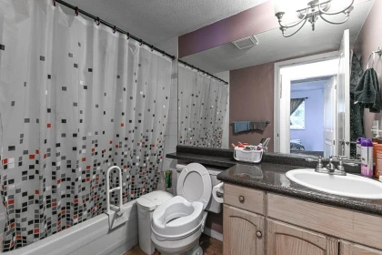 Bedroom 3 Photo of 208 2960 Trethewey Street, Abbotsford, BC