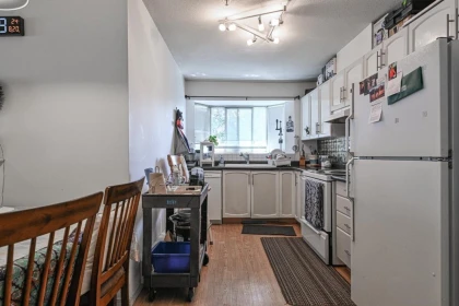 Kitchen Photo of 208 2960 Trethewey Street, Abbotsford, BC