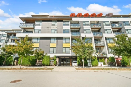 Swimming Pool Photo of 405 3038 St George Street, Port Moody, BC