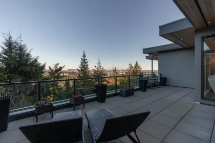 Backyard Photo of 817 Younette Drive, West Vancouver, BC