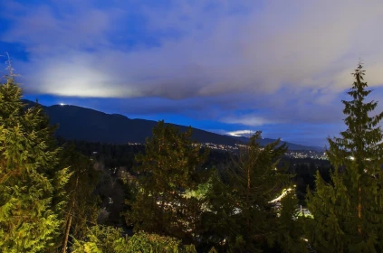 817 Younette Drive, West Vancouver, BC, West Vancouver — Single Family Residence for sale