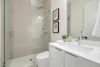 Primary Bathroom Photo of 4 6070 Elgin Avenue, Burnaby, BC
