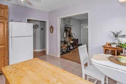 Kitchen Island Photo of 7523 Simon Street, Mission, BC