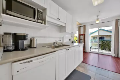 Guest Bathroom Photo of 409 20443 53 Avenue, Langley, BC