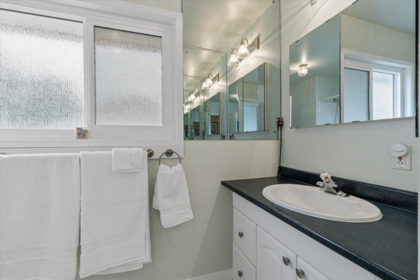 Basement Recreation Room Photo of 3648 Seaview Crescent, No City Value, BC
