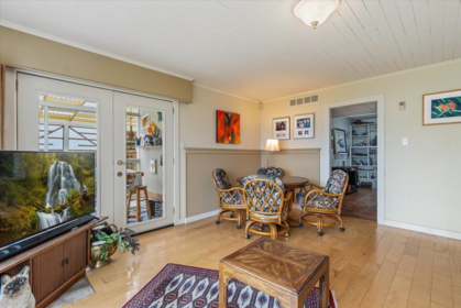Breakfast Nook Photo of 3648 Seaview Crescent, No City Value, BC