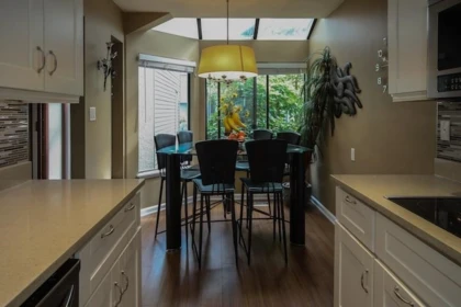 Kitchen Island Photo of 1147 Montroyal Boulevard, North Vancouver, BC
