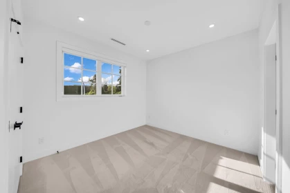 Swimming Pool Photo of 6918 204a Street, Langley, BC