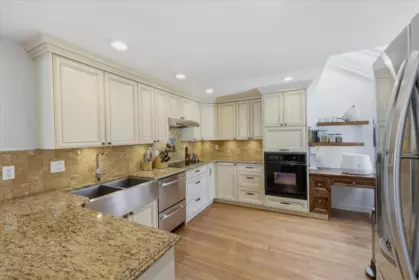Breakfast Nook Photo of 1523 Mariner Walk, Vancouver, BC