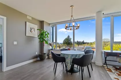 Breakfast Nook Photo of 402 6333 West Boulevard, Vancouver, BC