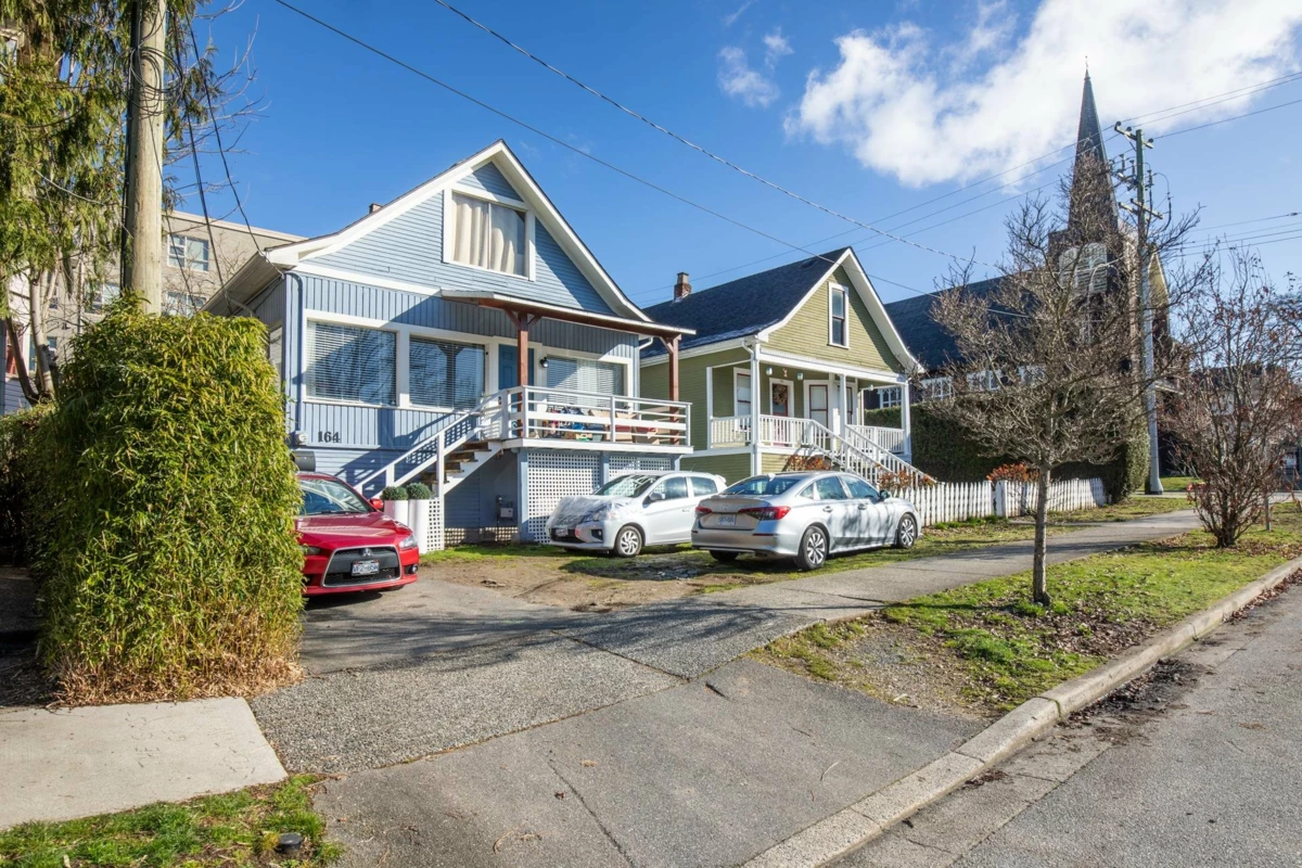 Family Room Photo of 164 E 10th Street, North Vancouver, BC